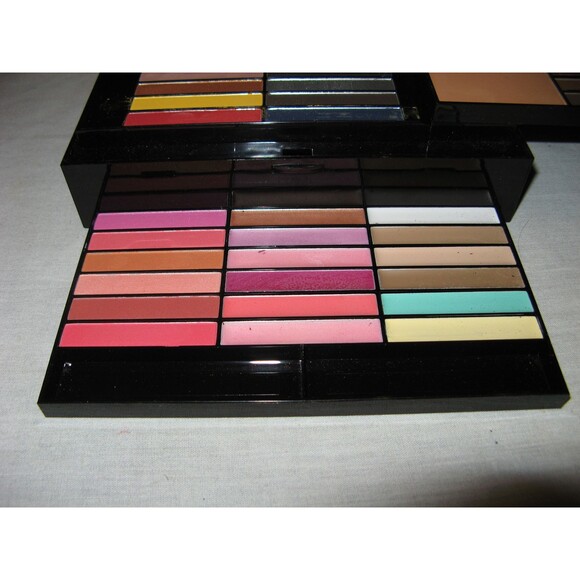 NYX Beauty To Go The Ultimate Beauty Box S117 SEE DESCRIPTION - Picture 6 of 7